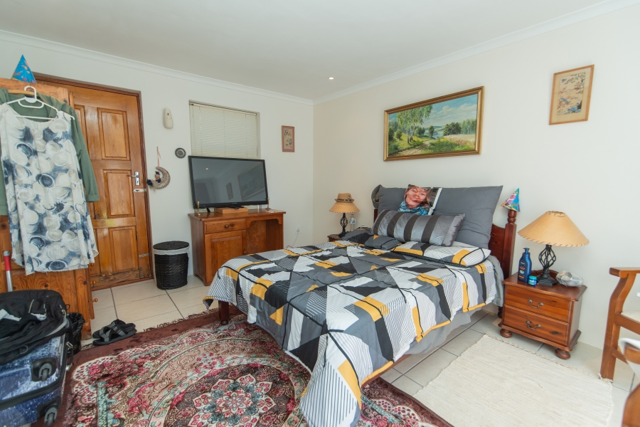 5 Bedroom Property for Sale in Framesby Eastern Cape
